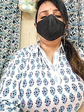 cute-tanvi online show from October 16, 2025, 1:17 am