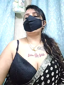 cute-tanvi online show from November 7, 2025, 12:32 am