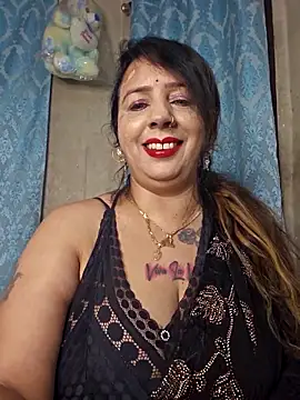 cute-tanvi online show from December 17, 2025, 1:00 am