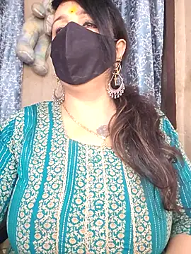 cute-tanvi online show from April 21, 2026, 12:45 am