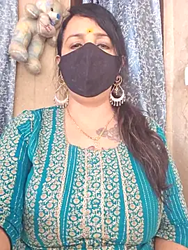 cute-tanvi online show from April 21, 2026, 2:51 am