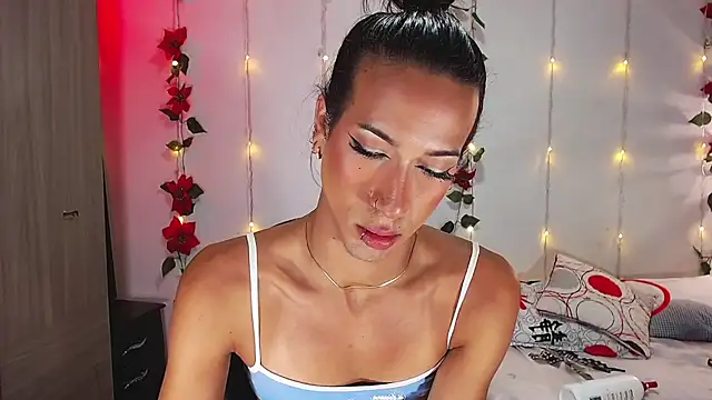 Snapshot of Kenisha_Sweet chatting on January 8, 2025, 2:03 pm Kenisha Sweet online show from January 8, 2025, 2:03 pm