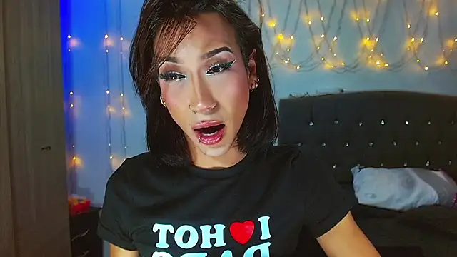 Snapshot of Kenisha_Sweet chatting on February 4, 2025, 5:10 am Kenisha Sweet online show from February 4, 2025, 5:10 am