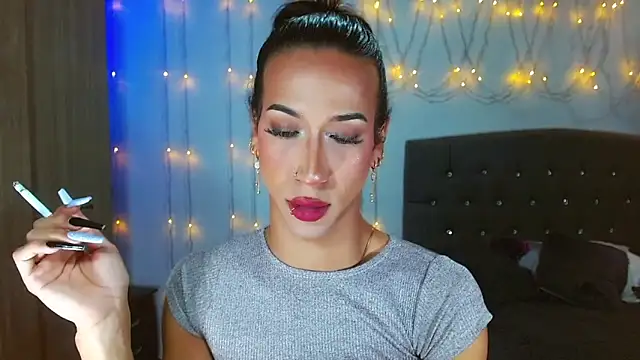 Snapshot of Kenisha_Sweet chatting on February 15, 2025, 11:47 pm Kenisha Sweet online show from February 15, 2025, 11:47 pm