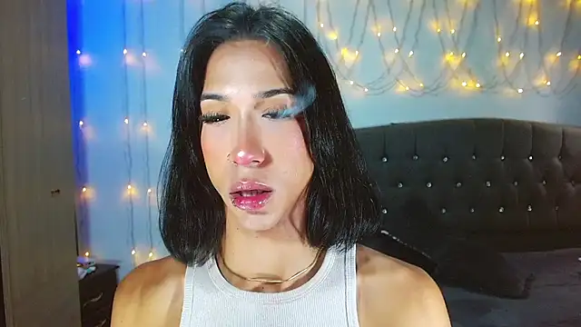 Snapshot of Kenisha_Sweet chatting on February 23, 2025, 9:26 pm Kenisha Sweet online show from February 23, 2025, 9:26 pm