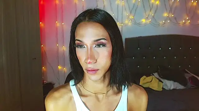 Snapshot of Kenisha_Sweet chatting on March 5, 2025, 3:51 pm Kenisha Sweet online show from March 5, 2025, 3:51 pm