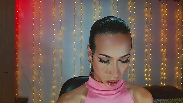 Snapshot of Kenisha_Sweet chatting on March 23, 2025, 6:26 am Kenisha Sweet online show from March 23, 2025, 6:26 am