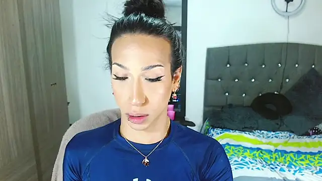 Snapshot of Kenisha_Sweet chatting on September 19, 2025, 5:13 pm Kenisha Sweet online show from September 19, 2025, 5:13 pm