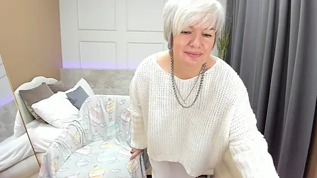 CarmenSoft online show from December 8, 2024, 11:29 pm