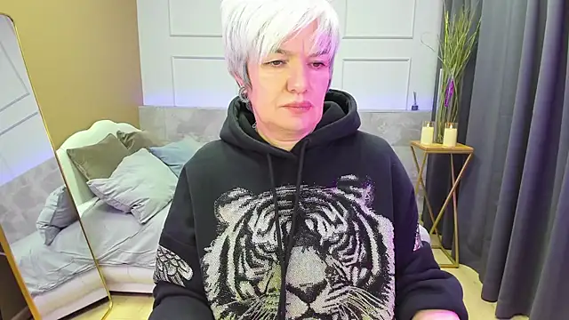 CarmenSoft online show from January 6, 2025, 8:28 pm