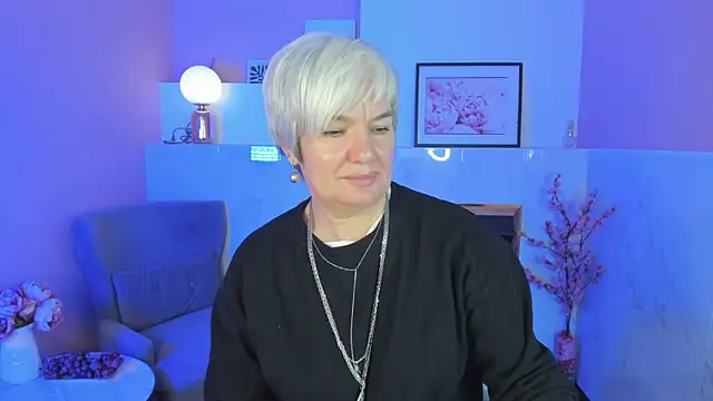 CarmenSoft online show from September 23, 2025, 9:18 pm