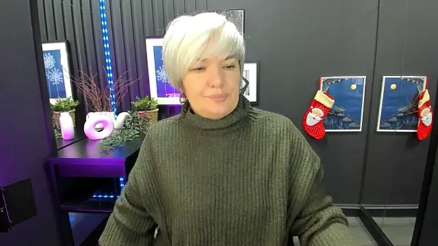 CarmenSoft online show from January 17, 2026, 8:34 pm