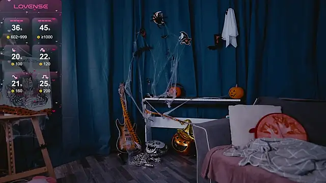 MadnessAlison online show from October 24, 2025, 7:32 pm