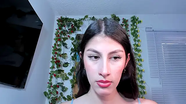 valeria gonzales  online show from February 18, 2025, 7:52 pm