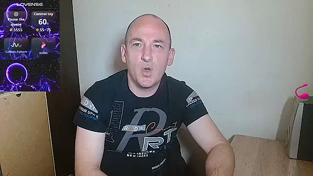 Snapshot of Johan___Barker chatting on May 26, 2026, 10:22 am Johan Barker online show from May 26, 2026, 10:22 am