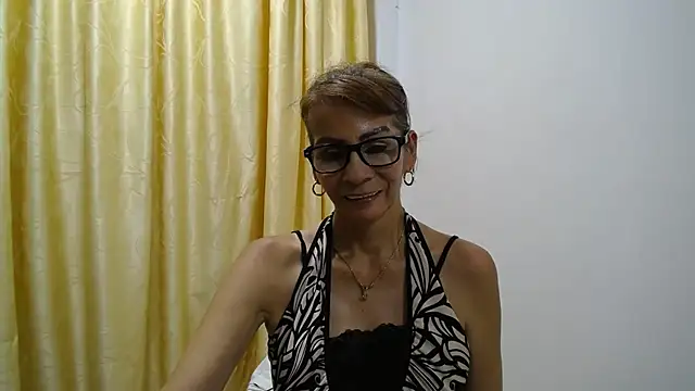 mommysexy16 online show from October 10, 2025, 3:49 am