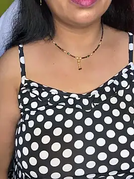 Snapshot of Anushka_21 chatting on May 1, 2026, 7:29 pm Anushka 21 online show from May 1, 2026, 7:29 pm