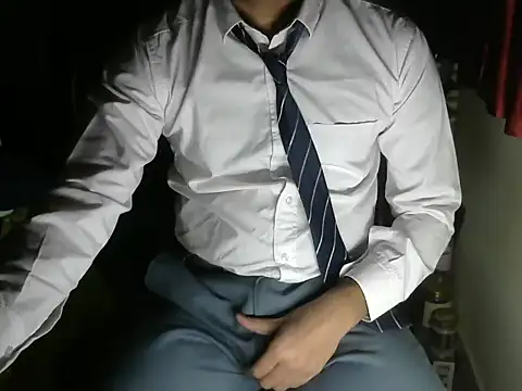 Snapshot of aloneboy1996 chatting on December 18, 2025, 6:14 pm aloneboy1996 online show from December 18, 2025, 6:14 pm