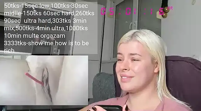 queenofthenighttt online show from December 28, 2024, 4:41 pm