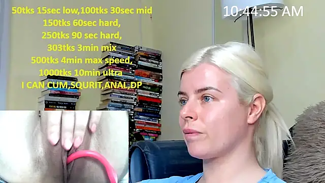 queenofthenighttt online show from March 22, 2026, 9:45 am