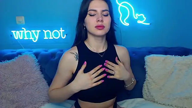 ViollinaLove online show from March 21, 2025, 5:43 am