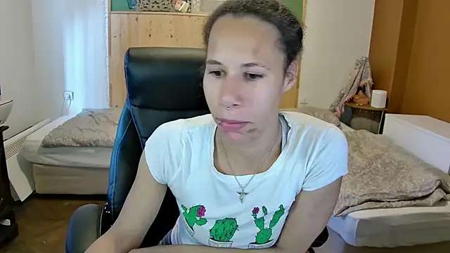 Snapshot of AaliyahHarris chatting on May 22, 2026, 4:23 pm AaliyahHarris online show from May 22, 2026, 4:23 pm