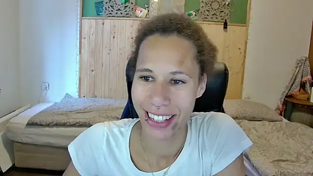 Snapshot of AaliyahHarris chatting on May 29, 2026, 4:38 pm AaliyahHarris online show from May 29, 2026, 4:38 pm