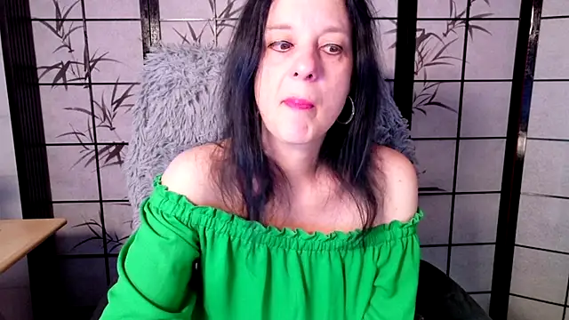 Snapshot of _Sweetlonglips_ chatting on June 4, 2026, 7:14 am Sweetlonglips online show from June 4, 2026, 7:14 am