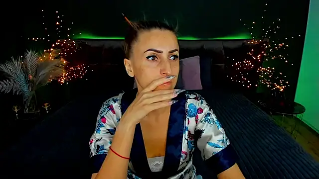 Rebecca Diamond online show from October 1, 2025, 5:46 am