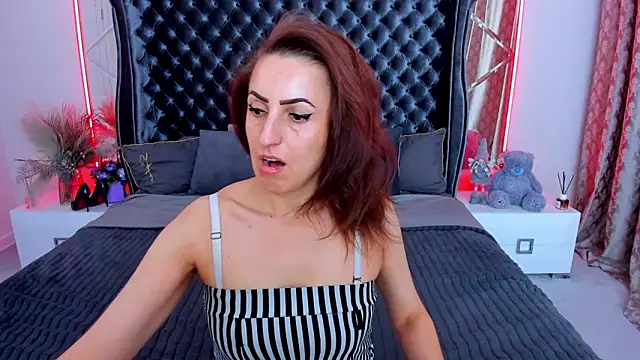 Rebecca Diamond online show from April 21, 2026, 5:36 am