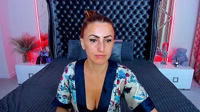 Snapshot of Rebecca_Diamond chatting on July 22, 2026, 5:54 am Rebecca Diamond online show from July 22, 2026, 5:54 am