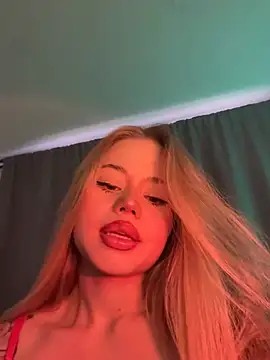 curchez  online show from February 10, 2025, 8:31 pm