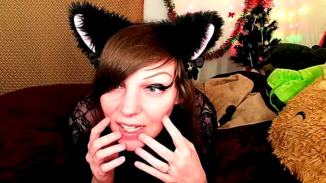 GamerGirlRoxyAndLee online show from December 29, 2024, 4:16 am