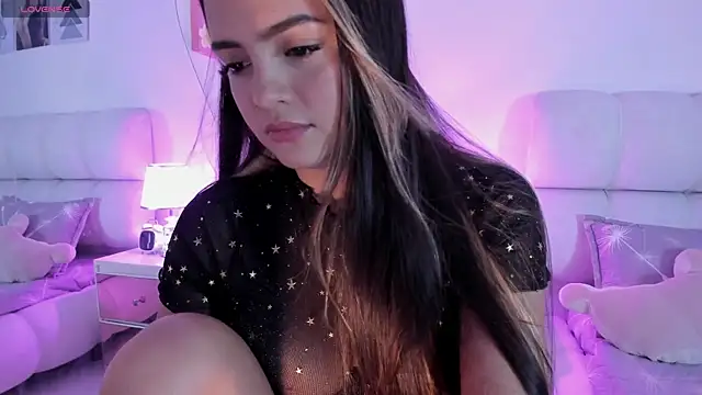 zoemina xd online show from April 18, 2026, 3:05 pm