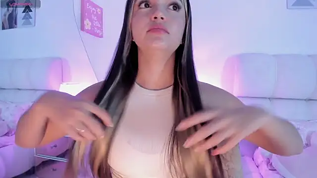 zoemina xd online show from April 23, 2026, 8:44 pm