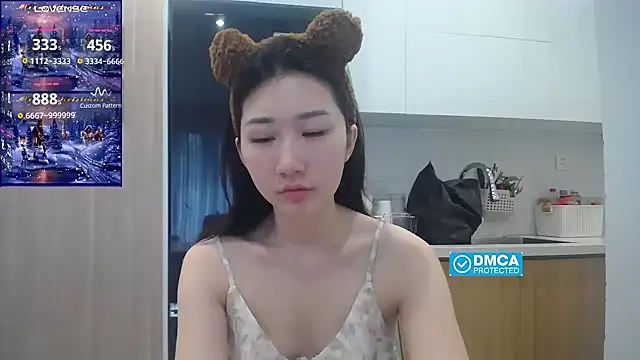 Asiagirll online show from April 22, 2026, 2:14 am