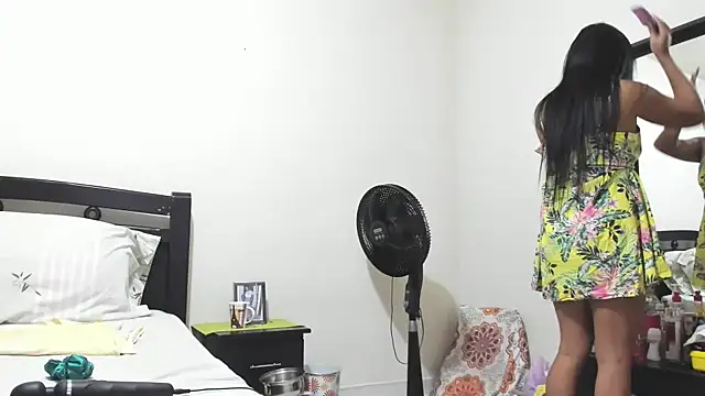 mara2020 69 online show from February 25, 2025, 1:28 pm