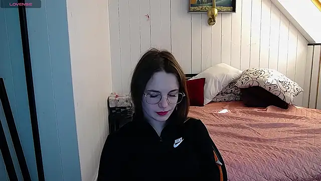 CindyJonson online show from March 22, 2025, 7:36 am