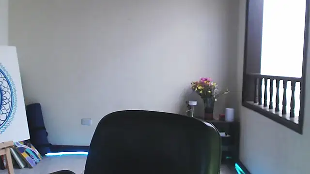 solamatista11 online show from February 25, 2025, 8:51 pm