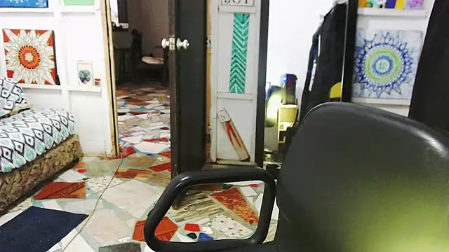 solamatista11 online show from October 13, 2025, 8:53 pm