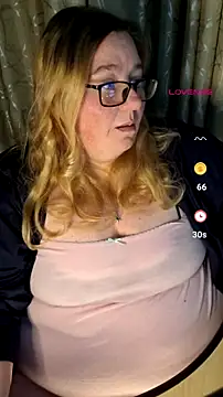 Snapshot of Iceprincess2bad4u chatting on July 7, 2026, 6:12 pm Iceprincess2bad4u online show from July 7, 2026, 6:12 pm