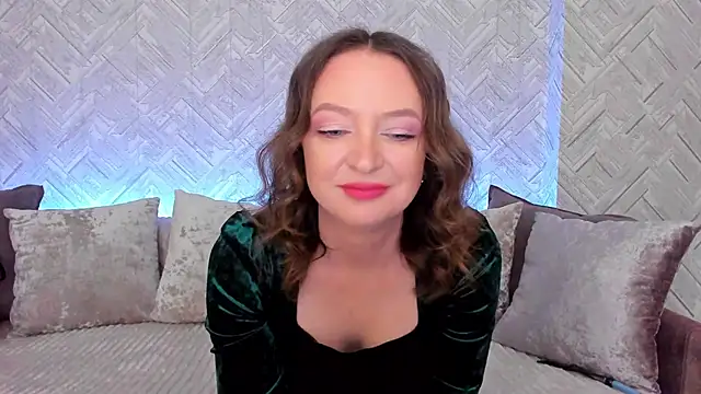 EvaBarsa  online show from November 18, 2025, 9:14 am