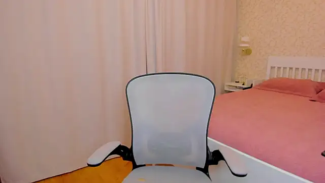 Snapshot of FieryHeart chatting on October 13, 2025, 7:03 pm FieryHeart online show from October 13, 2025, 7:03 pm