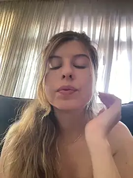 Snapshot of larrysalopes chatting on April 2, 2026, 7:33 pm larrysalopes online show from April 2, 2026, 7:33 pm