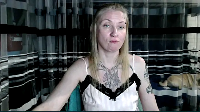 cold lollipop online show from November 10, 2025, 6:18 pm