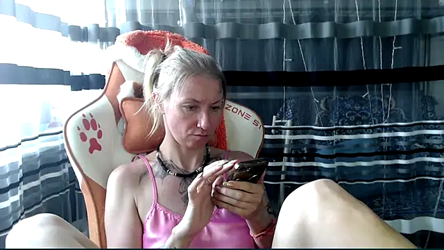 cold lollipop online show from April 17, 2026, 7:11 am