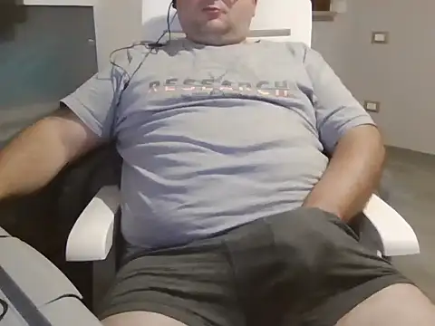 iron boy80 online show from October 20, 2025, 9:26 pm