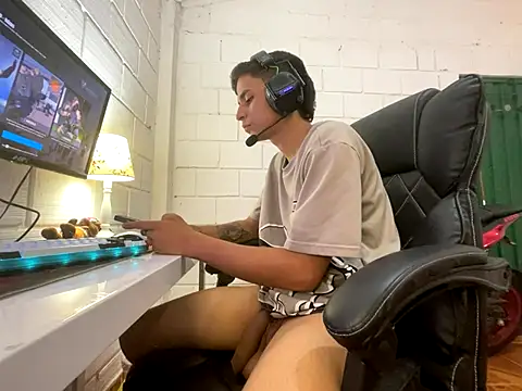 Max TheHorseDick online show from September 12, 2025, 2:22 am