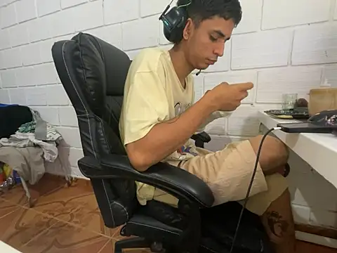 Max TheHorseDick online show from February 19, 2026, 9:22 pm