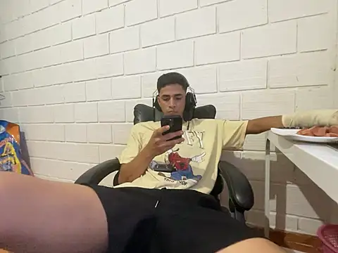 Max TheHorseDick online show from March 1, 2026, 7:05 pm